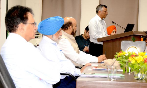 Dr. Inderjeet Singh, Vice-Chancellor of Veterinary University addressing